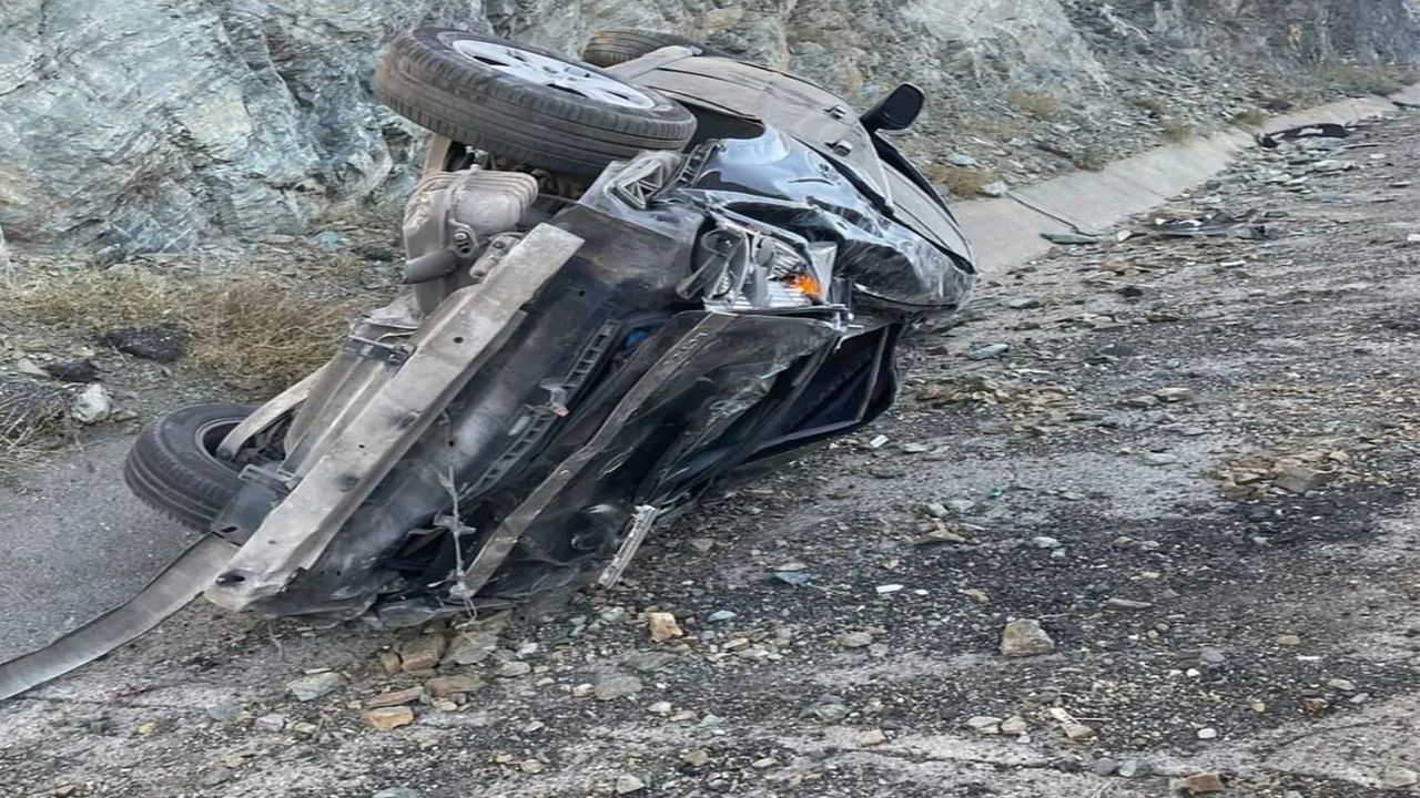 Genç-Diyarbakır yolunda kaza: 3 yaralı