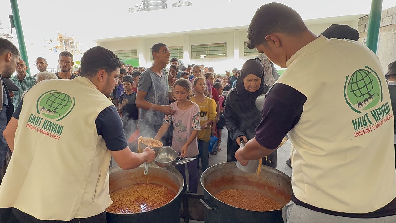 192 milyon liralık yardımla Gazze'ye umut taşıdılar