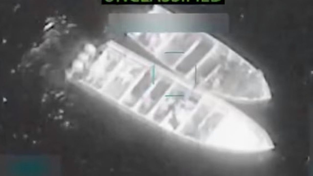 ABD ordusu, uyuşturucu kaçakçılığı yaptığı iddia edilen 4 tekneyi vurdu: 14 ölü