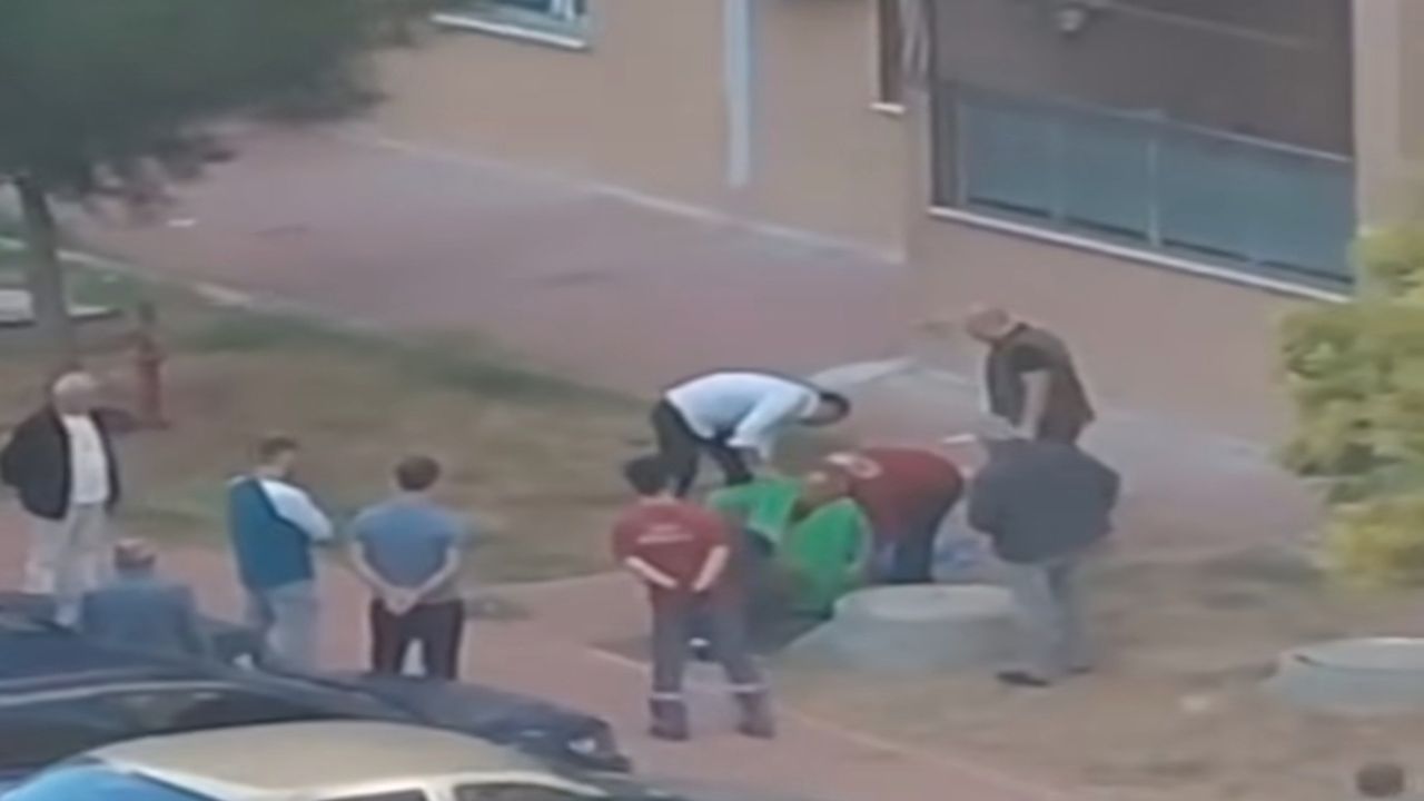 Adana’da balkondan düşen genç kız hayatını kaybetti