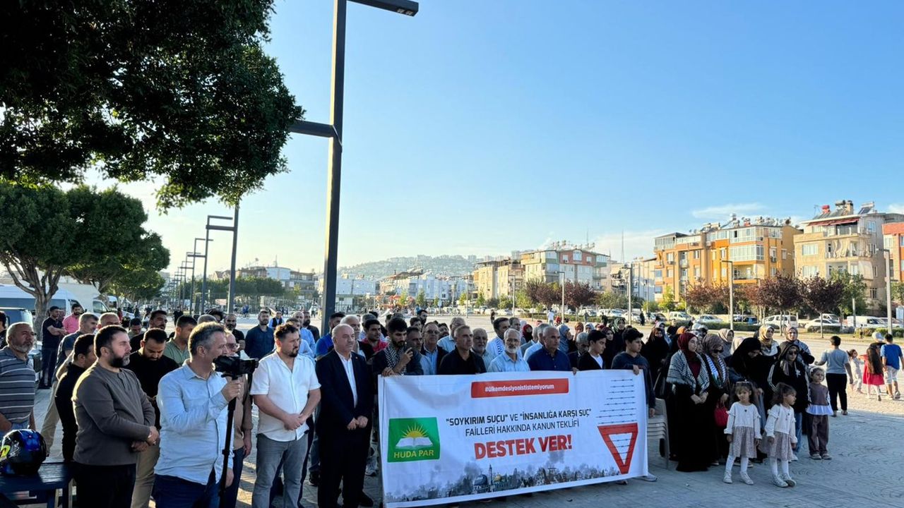 Antalya'da HÜDA PAR'dan  “Soykırımcı Siyonistler Yargılansın” imza kampanyasına destek