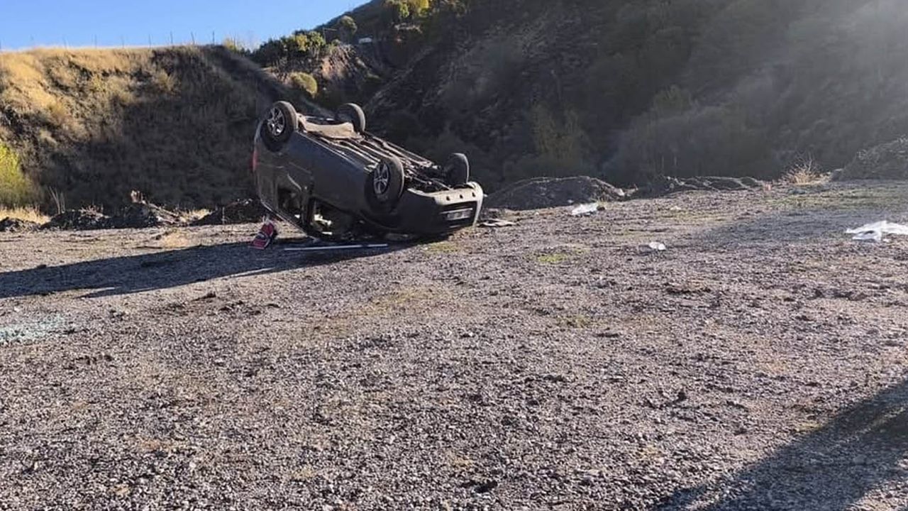 Bingöl’de hafif ticari araç takla attı: 5 yaralı