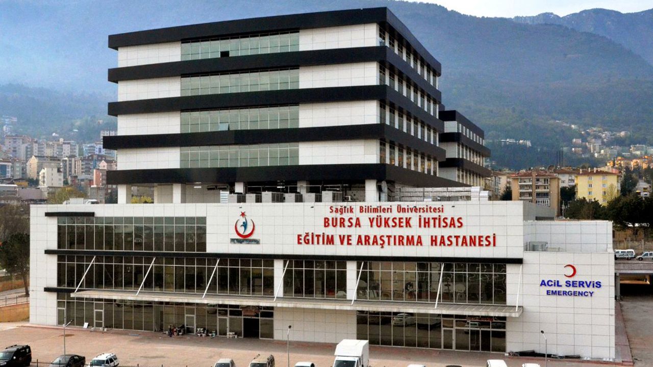 Bursa’da 9 yaşındaki çocuk demir kapının altında kaldı