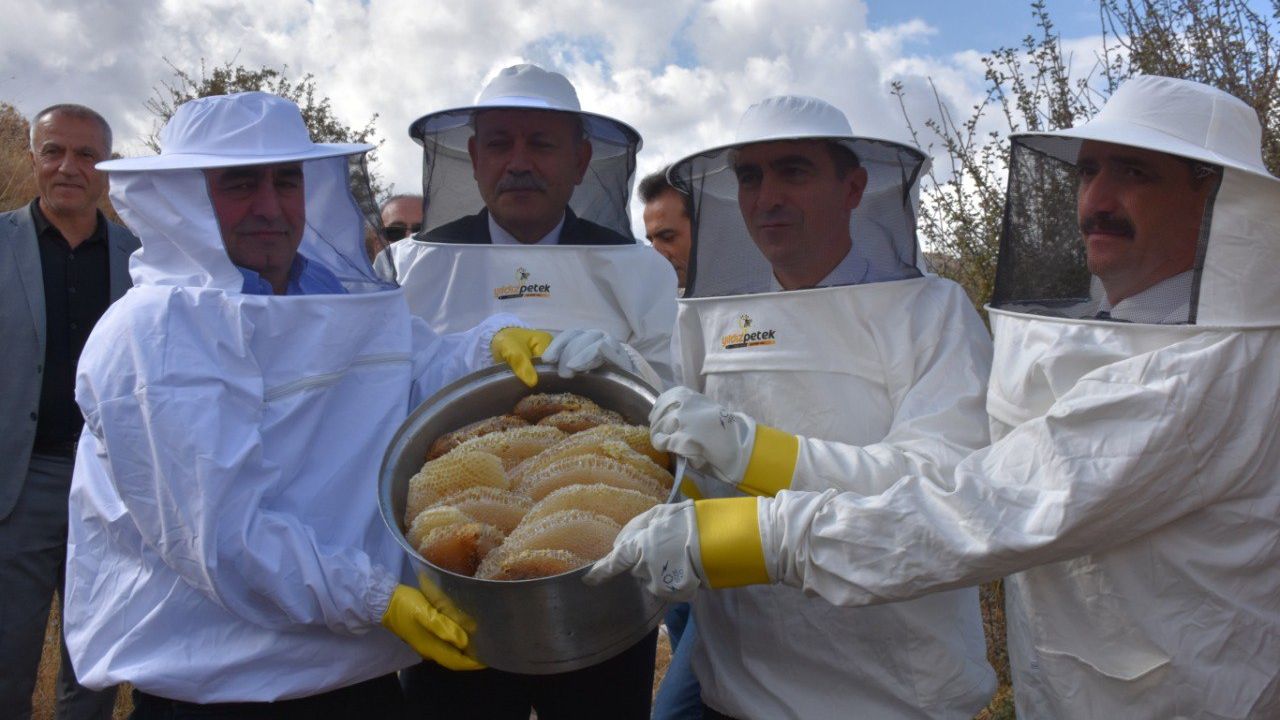 Dünya birincisi Bitlis karakovan balı artık Avrupa yolcusu