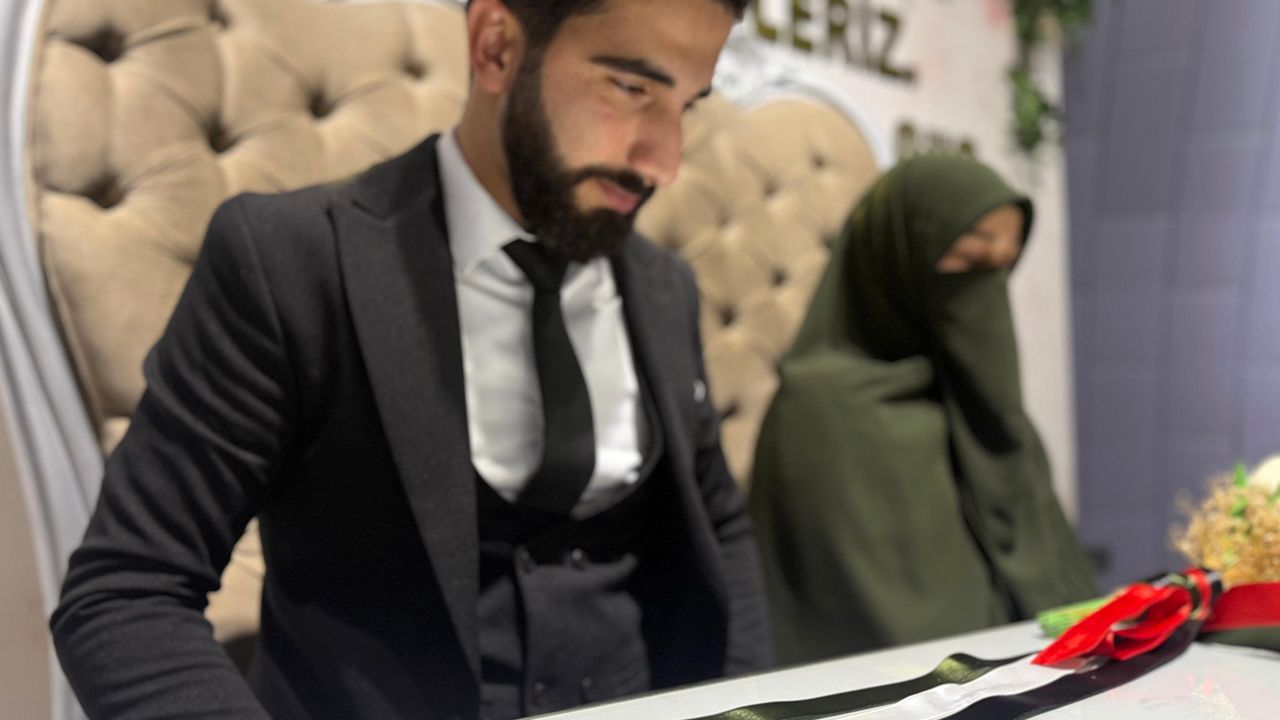 "Evlilikler sade olmalı" diyen çift, gençlere örnek oldu