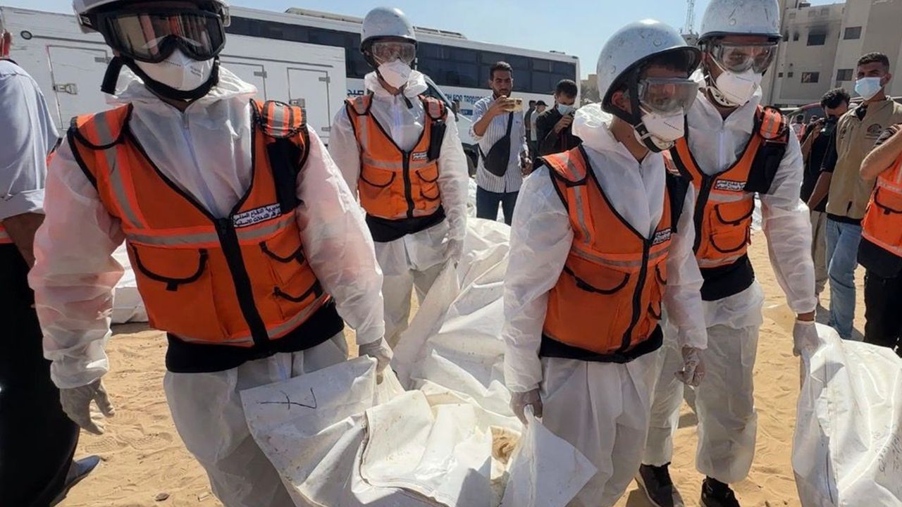 Gazze'de işgalin teslim ettiği kimliği belirsiz 41 ceset defnedildi