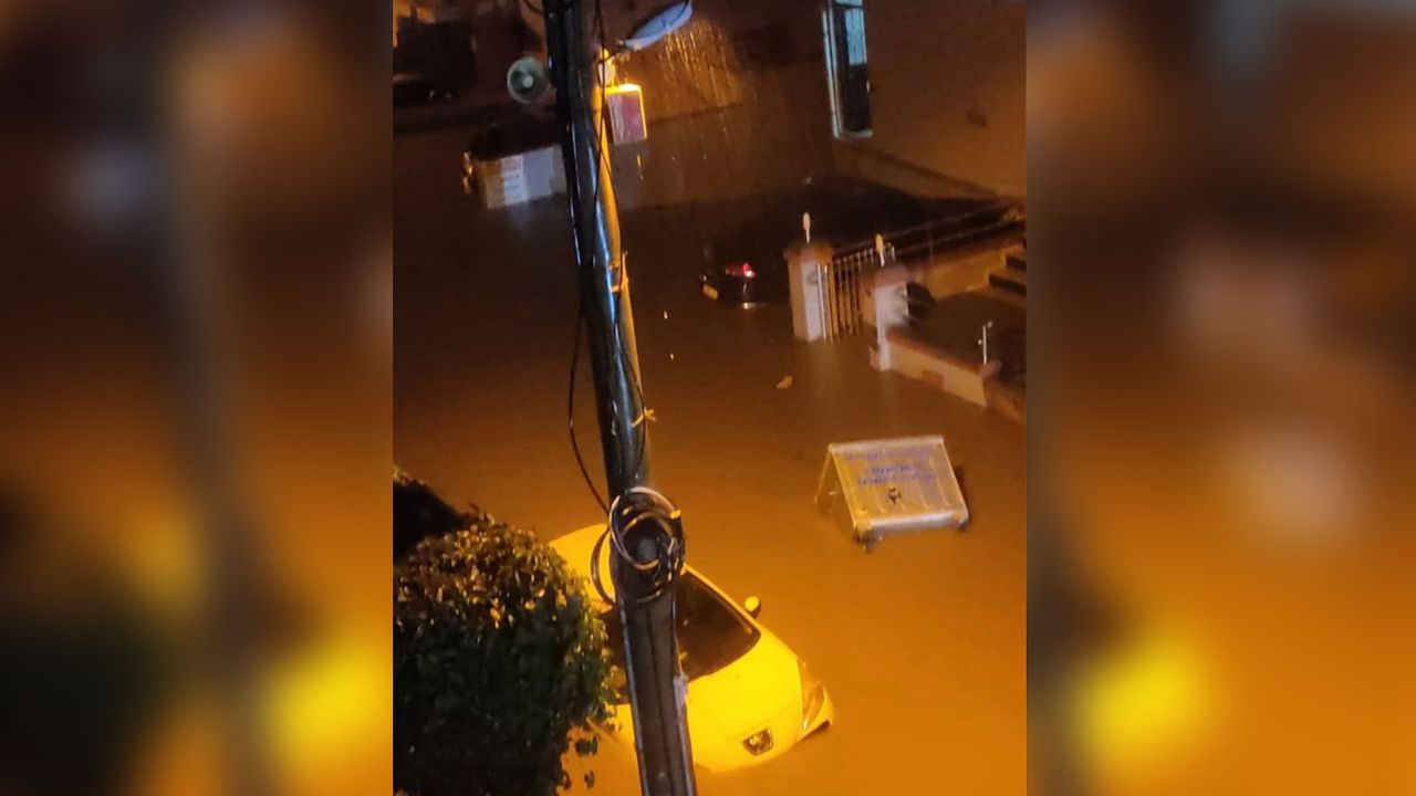 İzmir'de sağanak etkili oldu