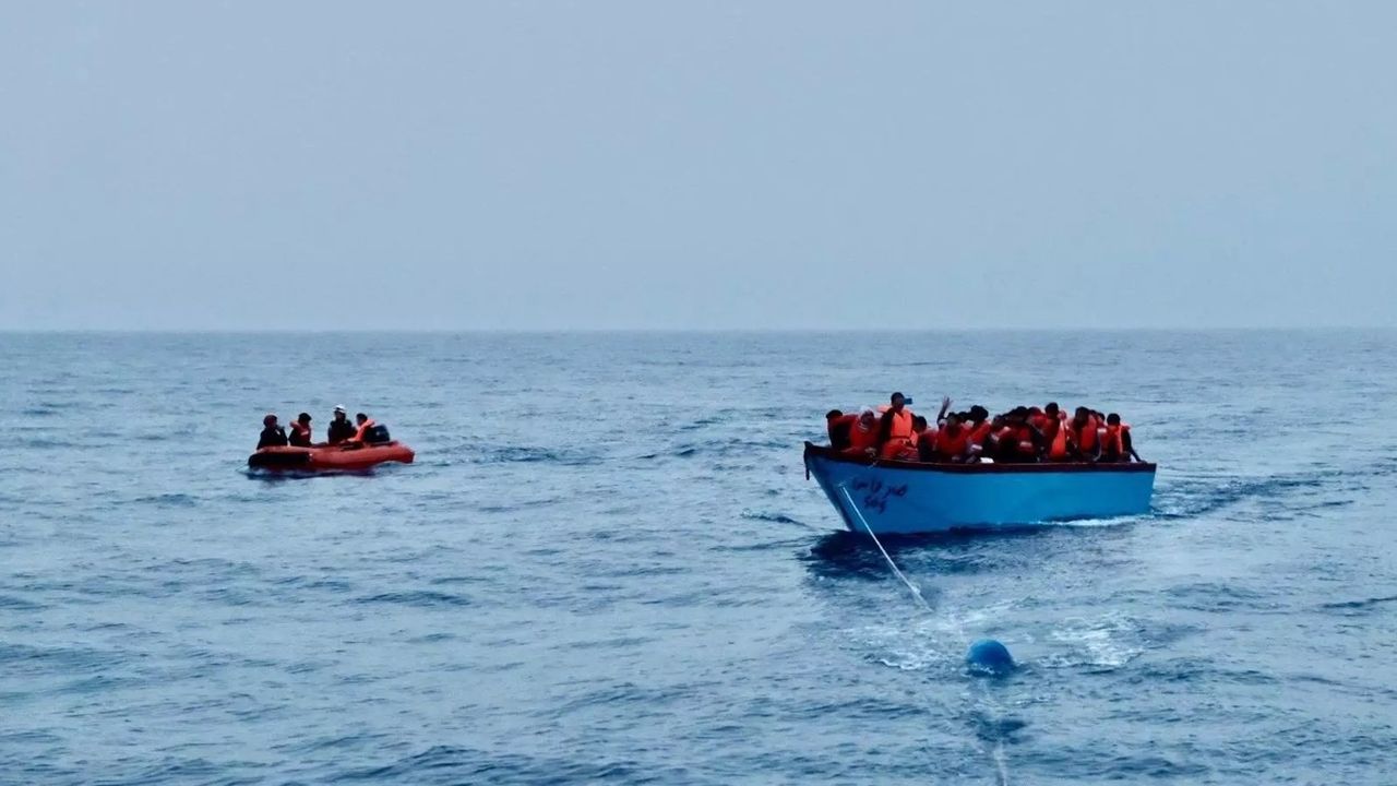 Libya'da tekne battı: Çok sayıda ölü ve kayıp var