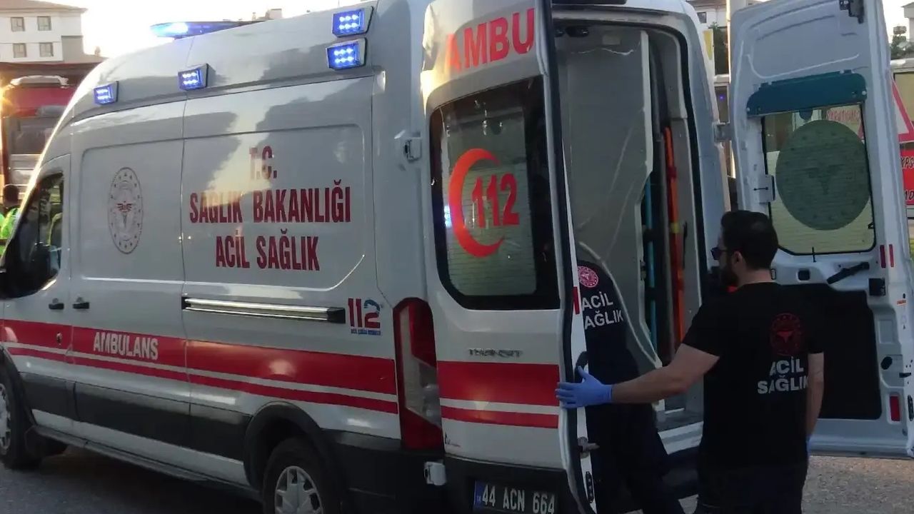 Malatya'da 2 araç çarpıştı: 6 yaralı