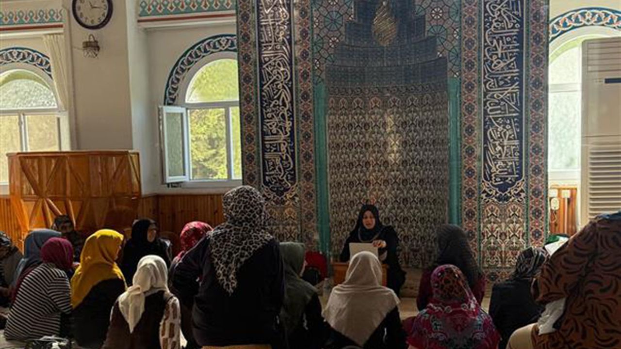 Mersin İl Müftülüğünden "Büyüklere Vefa" ve "Değerli Aile" seminerleri