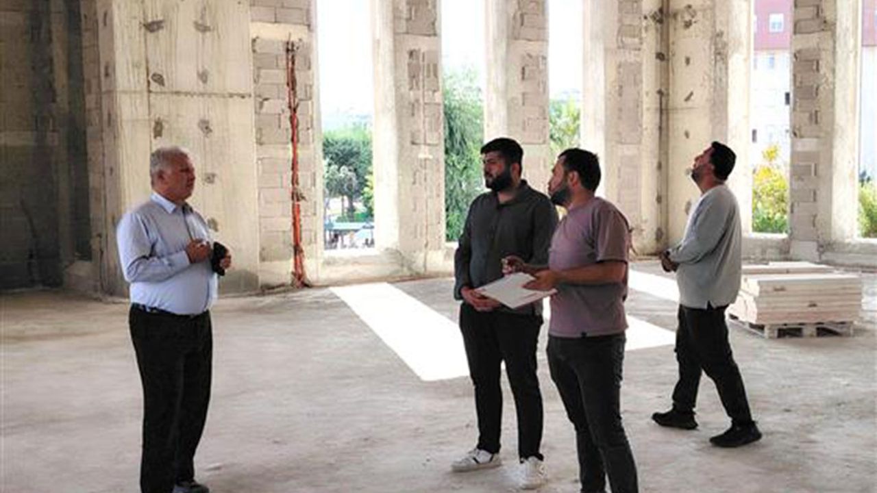 Mersin Müftüsü Yığman, müftülük yerleşkesindeki cami inşaatındaki çalışmaları inceledi