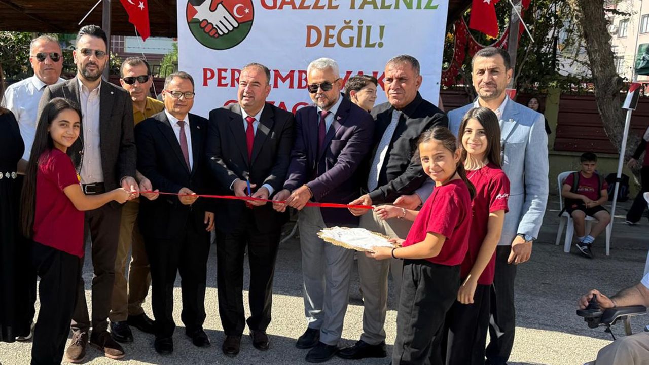 Ortaokul öğrencilerden Gazze yararına kermes