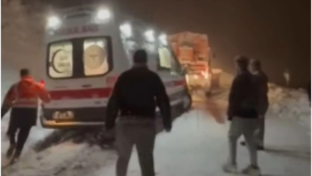 Bitlis’te kar engeli aşıldı: 7 aylık bebek hastaneye ulaştırıldı