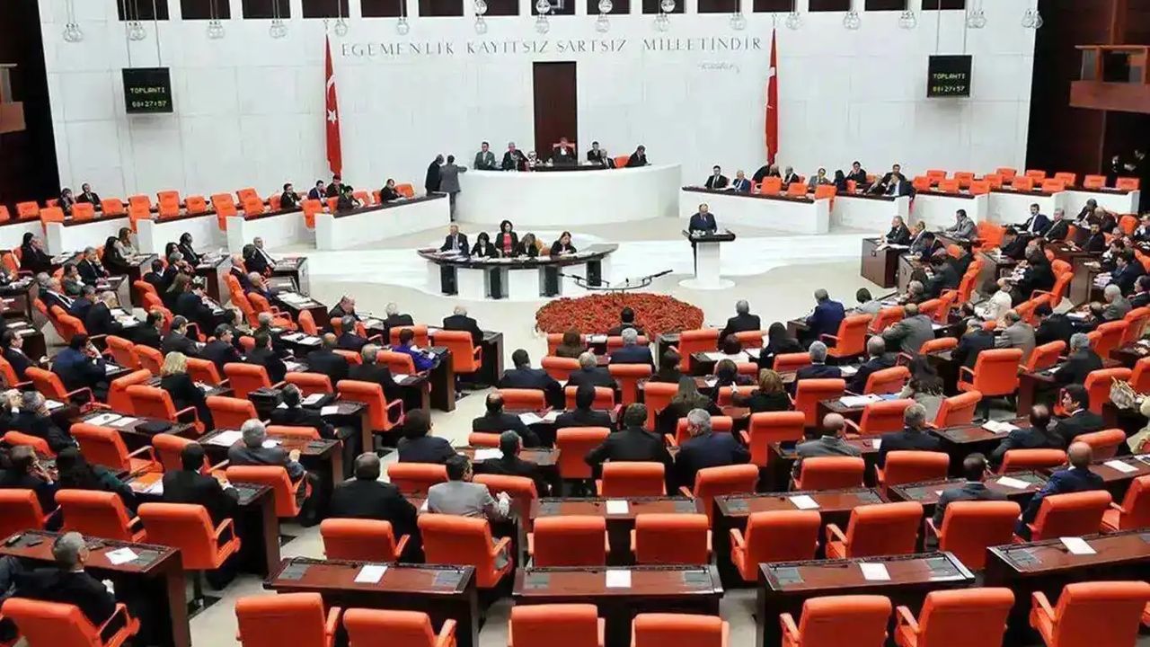 Libya tezkeresi Meclis'te kabul edildi