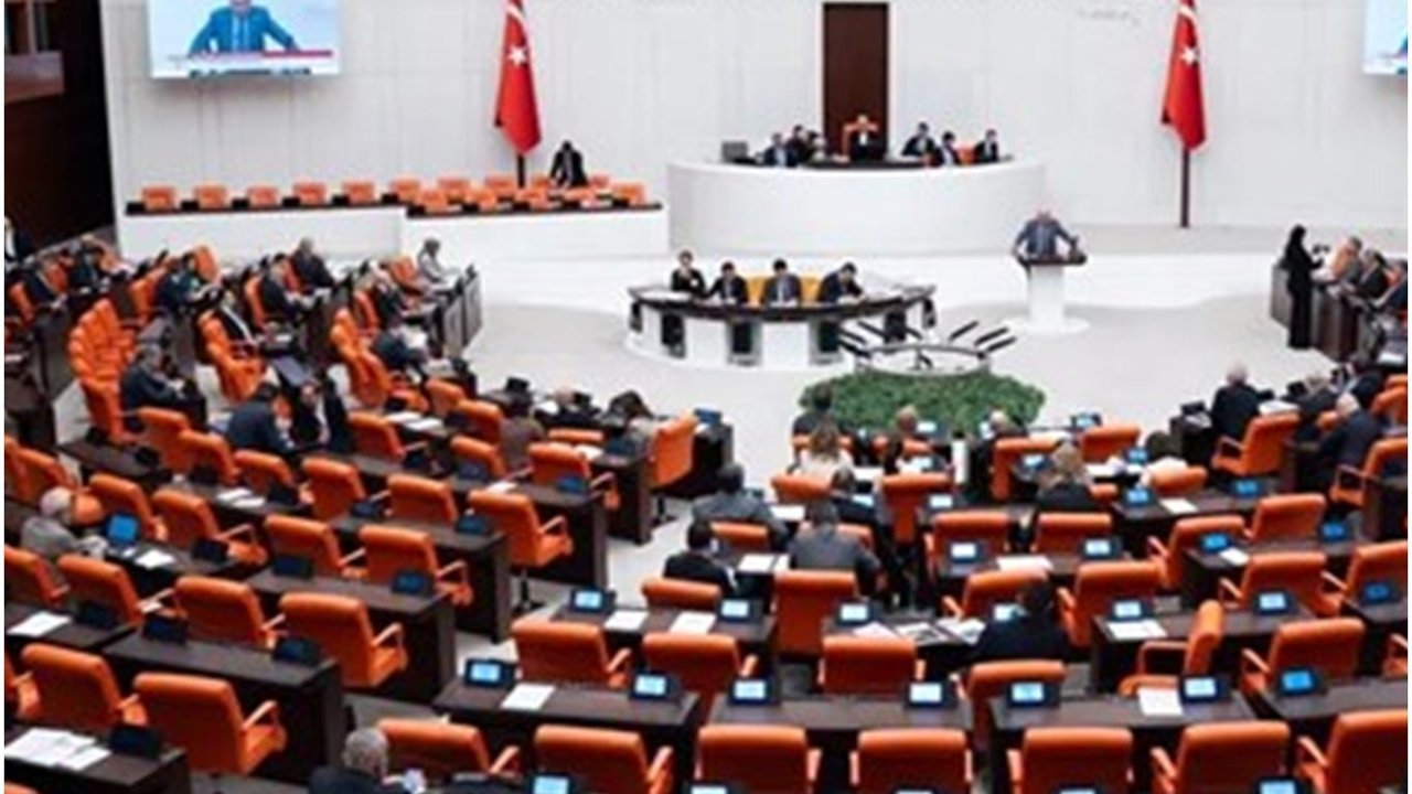 15 yaş altı sosyal medya yasağı: İlk 6 madde Meclis'ten geçti