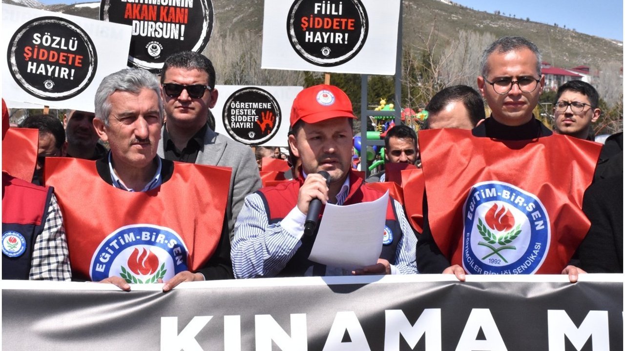 Okul saldırılarına Bitlis'ten tepki