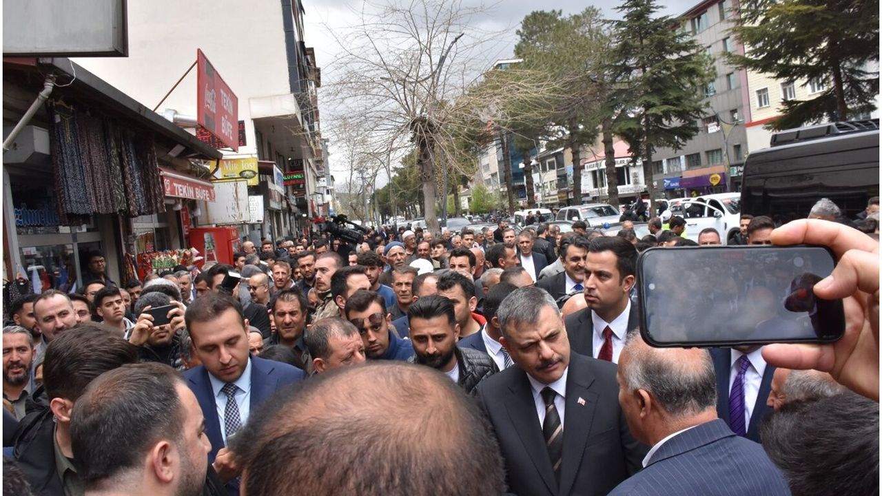 Bakan Çiftçi Bitlis'te temaslarda bulundu