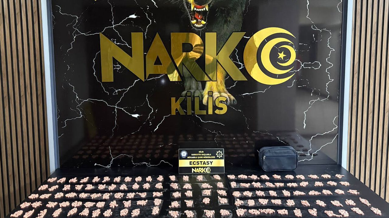 Kilis'te 300 ecstasy hap ele geçirildi: 2 şüpheli tutuklandı