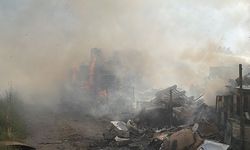 Kütahya’da Anız Yangını Fabrikaya Sıçradı: 2 İtfaiye Eri Yaralandı