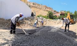 Ergani Belediyesi, yollarda bakım onarım çalışmalarını sürdürüyor