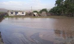 Ağrı’da sağanak sele dönüştü: Evler ve tarlalar sular altında kaldı