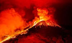 Etna Yanardağı’nda Patlama: Uçuşlar Durduruldu