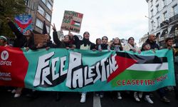 Brüksel'de on binlerce kişi Filistin'e destek için yürüdü