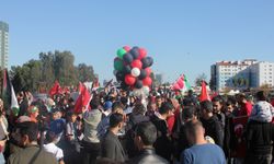 Adana'da anneler, Filistinli annelere ve çocuklara destek için yürüdü