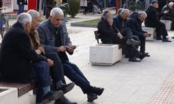 Emeklilerden hükümete 'emekli maaşının revize edilmesi' çağrısı