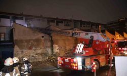 İstanbul'da 2 katlı iş yerinde yangın