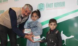 Minik yürekler harçlıklarını Gazze'ye bağışladılar
