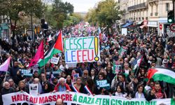 Paris'te binlerce kişi Filistin'e destek için yürüdü