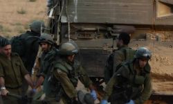 Gazze'de bir siyonist komutan öldü