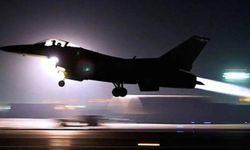 İşgalci ABD ve İngiltere'den Yemen'e hava saldırısı