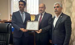 Kasım Gülpınar, mazbatasını aldı!