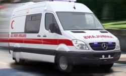 Konya'da minibüs tıra çarptı: 2 yaralı