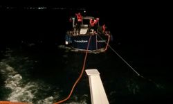 İçerisindeki 5 kişi ile sürüklenen tekne kurtarıldı