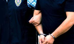 İzmir'de 3 polis tutuklandı