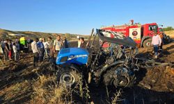 Kovancılar'da arazi yangını: Traktör alevlere teslim oldu