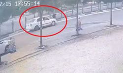 Diyarbakır'da otomobilin yayaya çarpma anı güvenlik kameralarına yansıdı