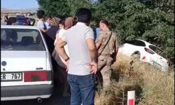 Elazığ-Bingöl kara yolunda trafik kazası: Araç şarampole devrildi