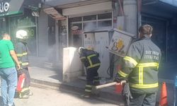Elektrik panosundan çıkan yangın esnafı korkuttu