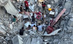 Gazze'de yardım bekleyenlere ve sığınmacılara saldırı: 7 şehit