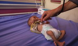 Gazze'de yeni doğan bir bebek açlıktan şehit oldu