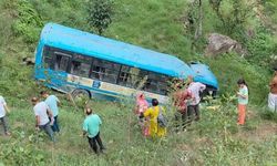 Hindistan'da otobüs uçuruma yuvarlandı: 7 ölü