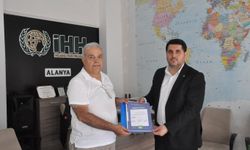 HÜDA PAR Antalya İl Başkanı Durmaz, Alanya’da 'Ailenin Korunması' temalı ziyaretler gerçekleştirdi