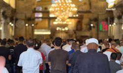 Mescid-i Aksa'da 50 bin kişi cuma namazını kıldı