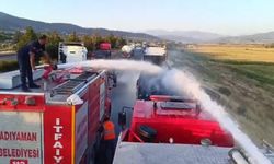 Otobanda alev alan tır söndürüldü