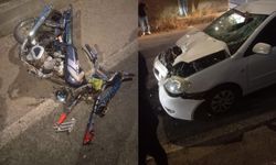 Otomobille çarpışan motosikletli ağır yaralandı