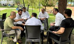 Ramanlı'dan vatandaşlarla çay sohbeti